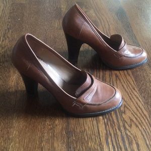 Guess heels brown
